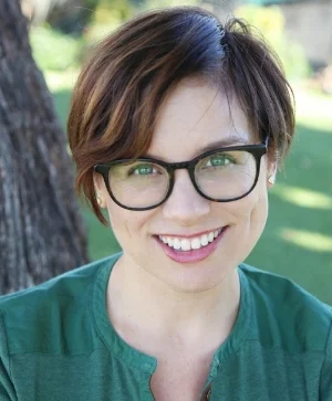 Steph Walker 2017headshot.jpg