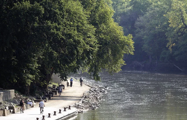  Assiniboine Riverwalk Winnipeg, Manitoba Trevor Hagan Wpg. Free Press