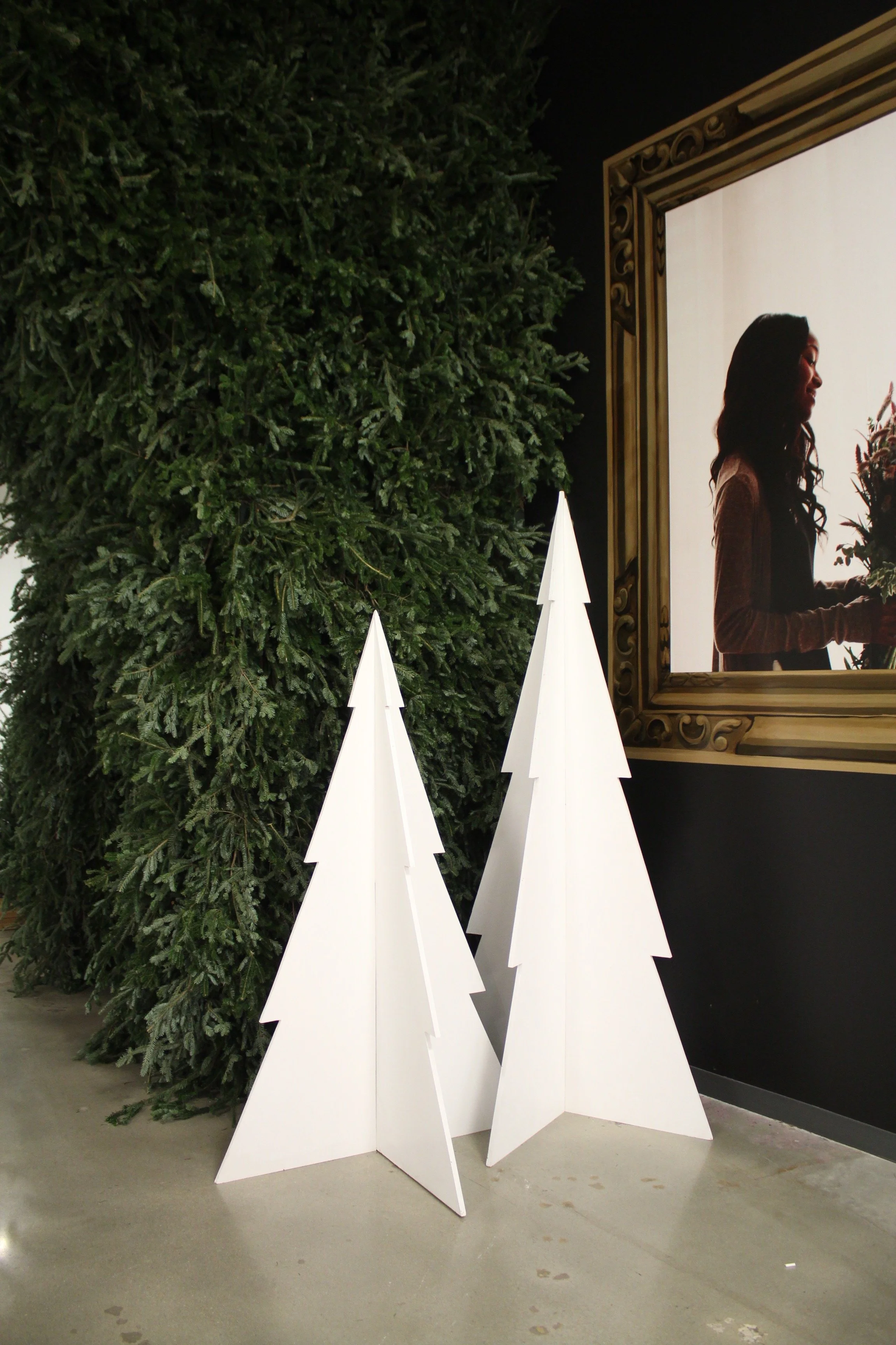 indoor-holiday-scenic-environment-with-evergreen-trees-and-custom-installation.jpg