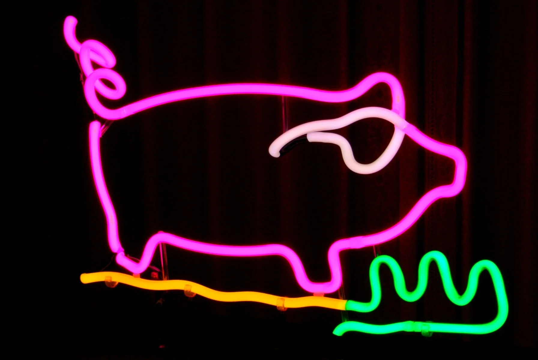 HAND BLOWN DESIGNER PIG NEON LIGHT SCULPTURE ART by John Barton - BartonNeonMagic.com