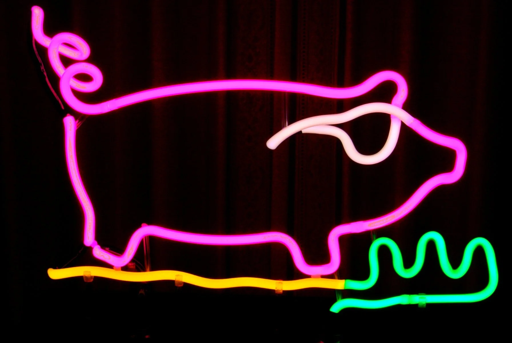 BEACH PIGGY NEON LIGHT ART by John Barton - BartonNeonMagic.com
