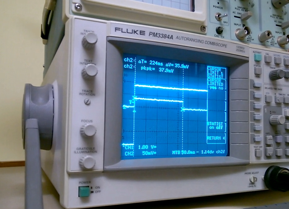 Launcher and electronics are tested throughout for normal use and also for presumable misuse. Data on screen are current - voltage curves for 3S 850mAh NanoTech 45-90C battery at rest charge state of 11.96V. Release time 224ms and current 35.9A.