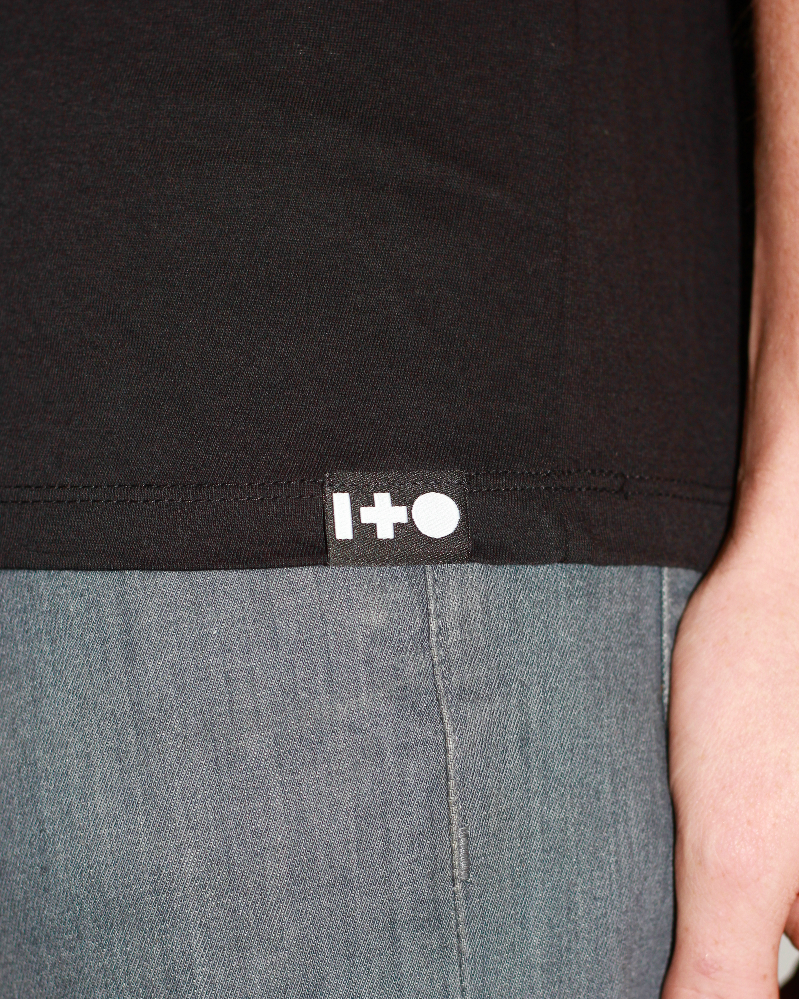 ONE AND OTHER ONEANDOTHERIO HEM LABEL