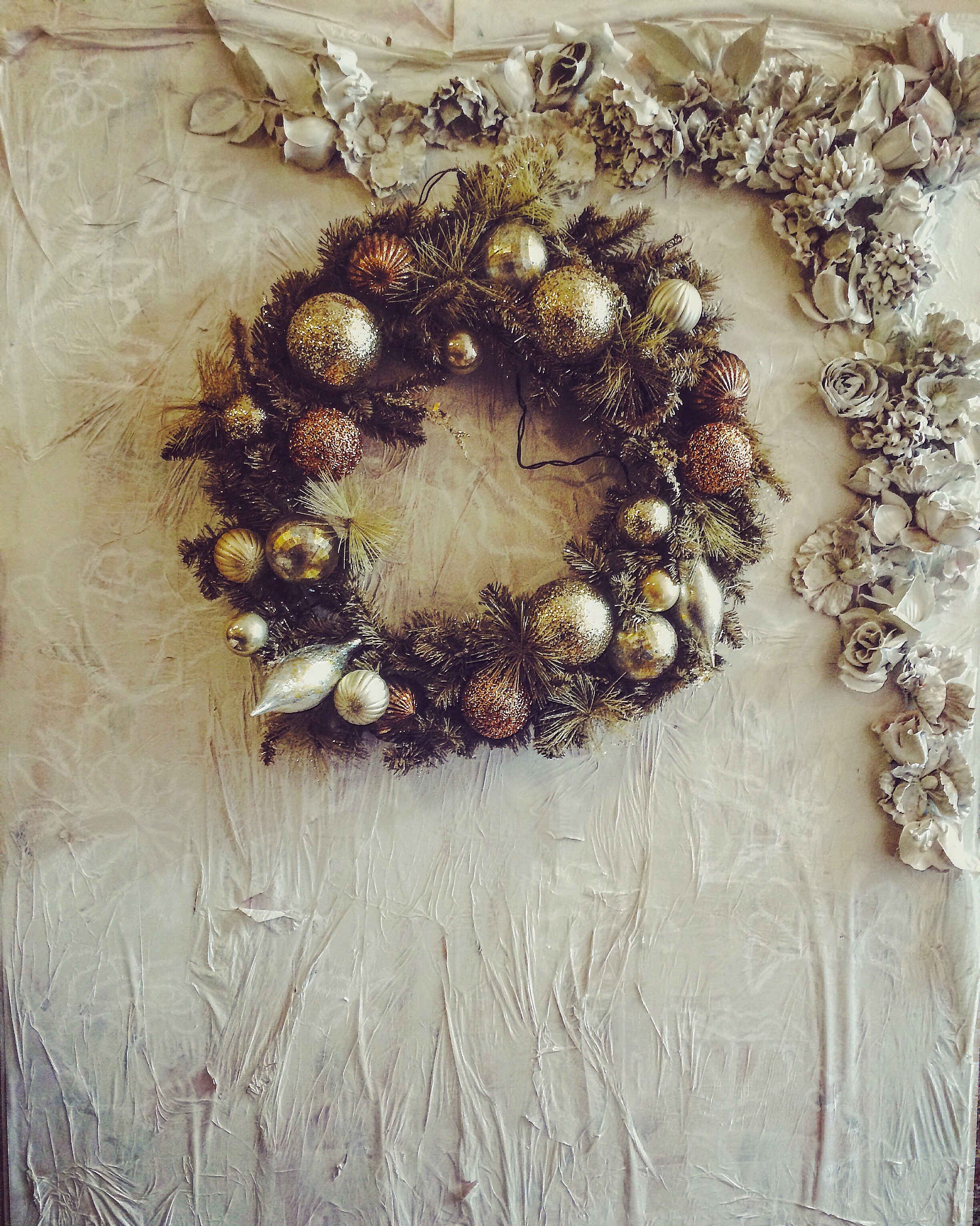 Someday I will be incredibly fussy and have this holiday wreath of my dreams.