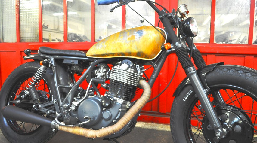 A raw motorcycle for a Milady.