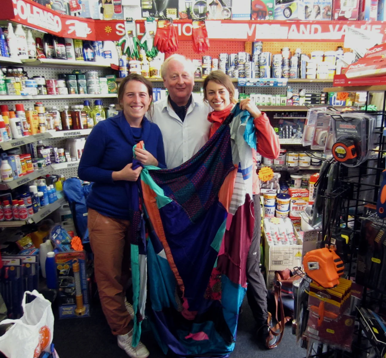 We needed some additonal camping gear and bails for the flag. The owner of the local shop, that sells pretty much anything you need, was very helpful and even let us use his private tool-garage. His name is Colin Nicholls. He is also the Councillor and Mayor of St. Ives. Thank you, Mr. Nicholls.