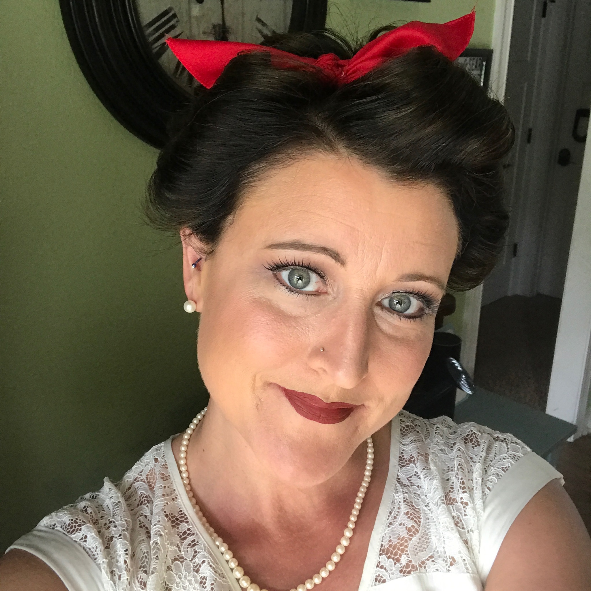 1950's Pin-Up hair style & make-up
