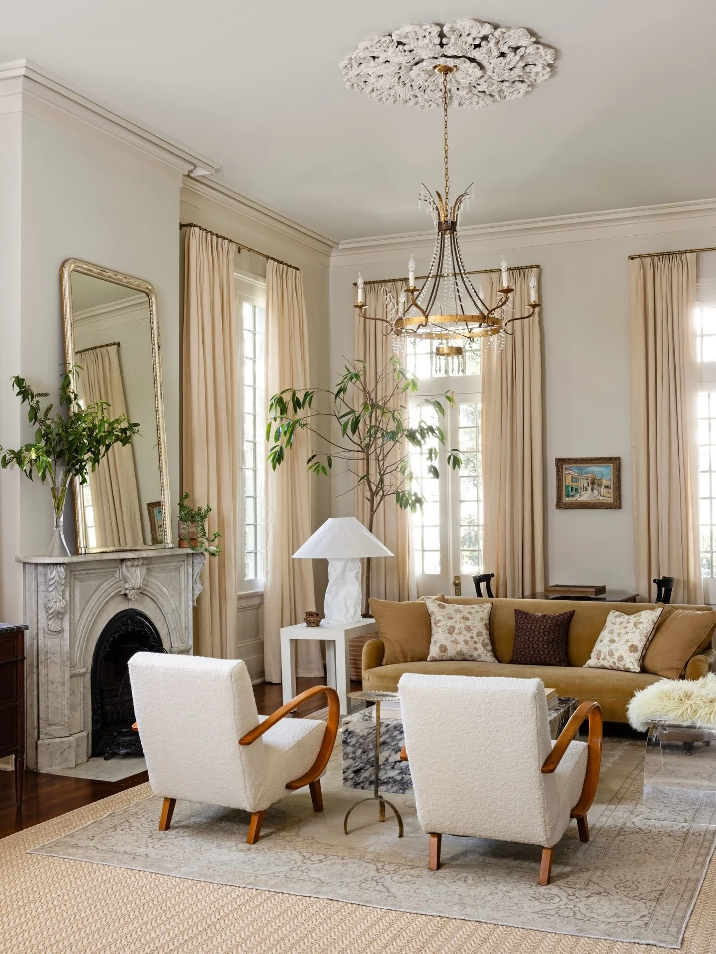 Timeless beauty in the Garden District at every angle. Another view of the formal living room in the Greek Revival renovation by:
Contractor @entablaturenola 
Interior Design @logankilleninteriors 
Architect @zangarapartners 
Photo @lsteffan, Styling