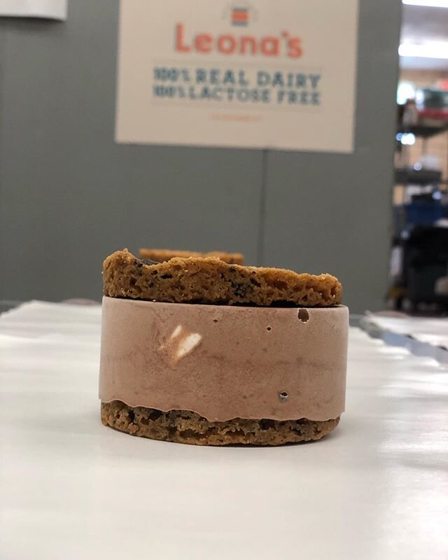 So Rocky Road is now a flavor we make! Chocolate ice cream, roasted salted walnuts and chunks of pillowy homemade marshmallows on chocolate chunk cookies. Happy Solstice! 🍪🍫🗻🛣 #leonasicecream #leonasforeverybelly #icecreamsandwish #handheldhappin