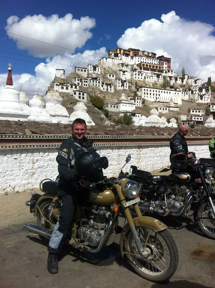 Royal Enfield 500 Classic Desert StormRoyal Enfield 500 Classic Desert Storm
