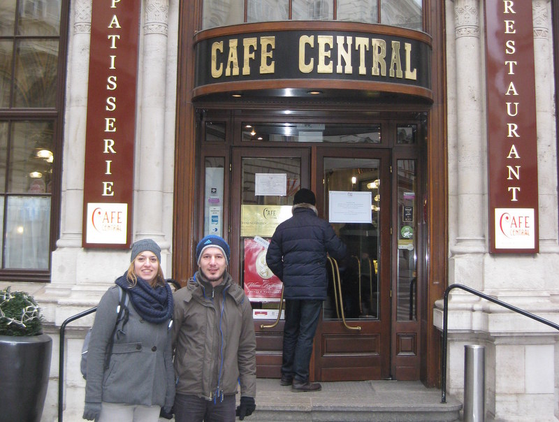 Vienna Greeters visitors outside the famous Café Central