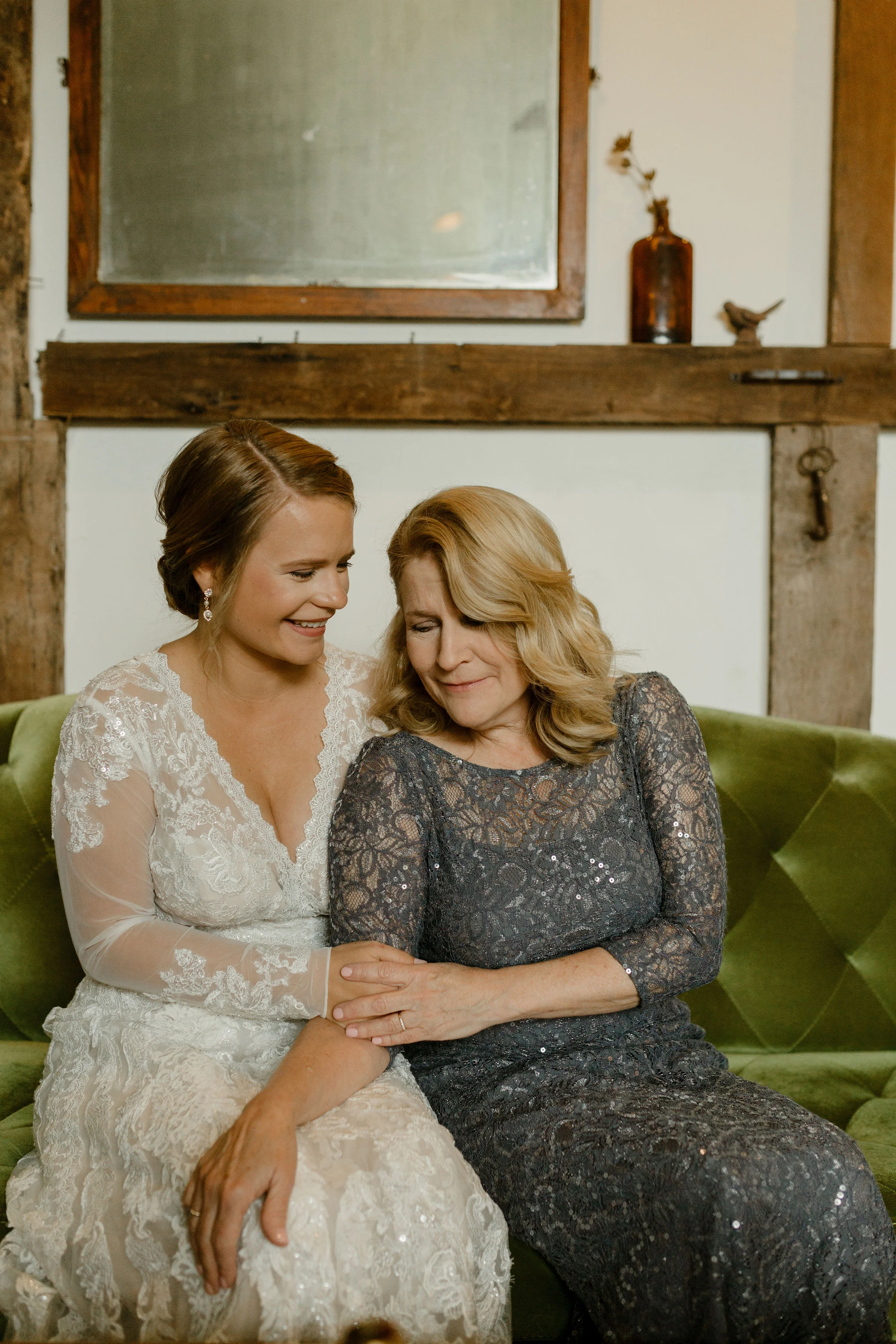 young-love-media-rustic-fall-autumn-wedding-emmerich-tree-farm-hudson-valley-warwick-new-york-getting-ready-153.jpg