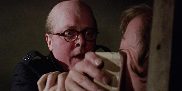 Richard Attenborough attacks John Hurt in Richard Fleisher’s 10 Rillington Place