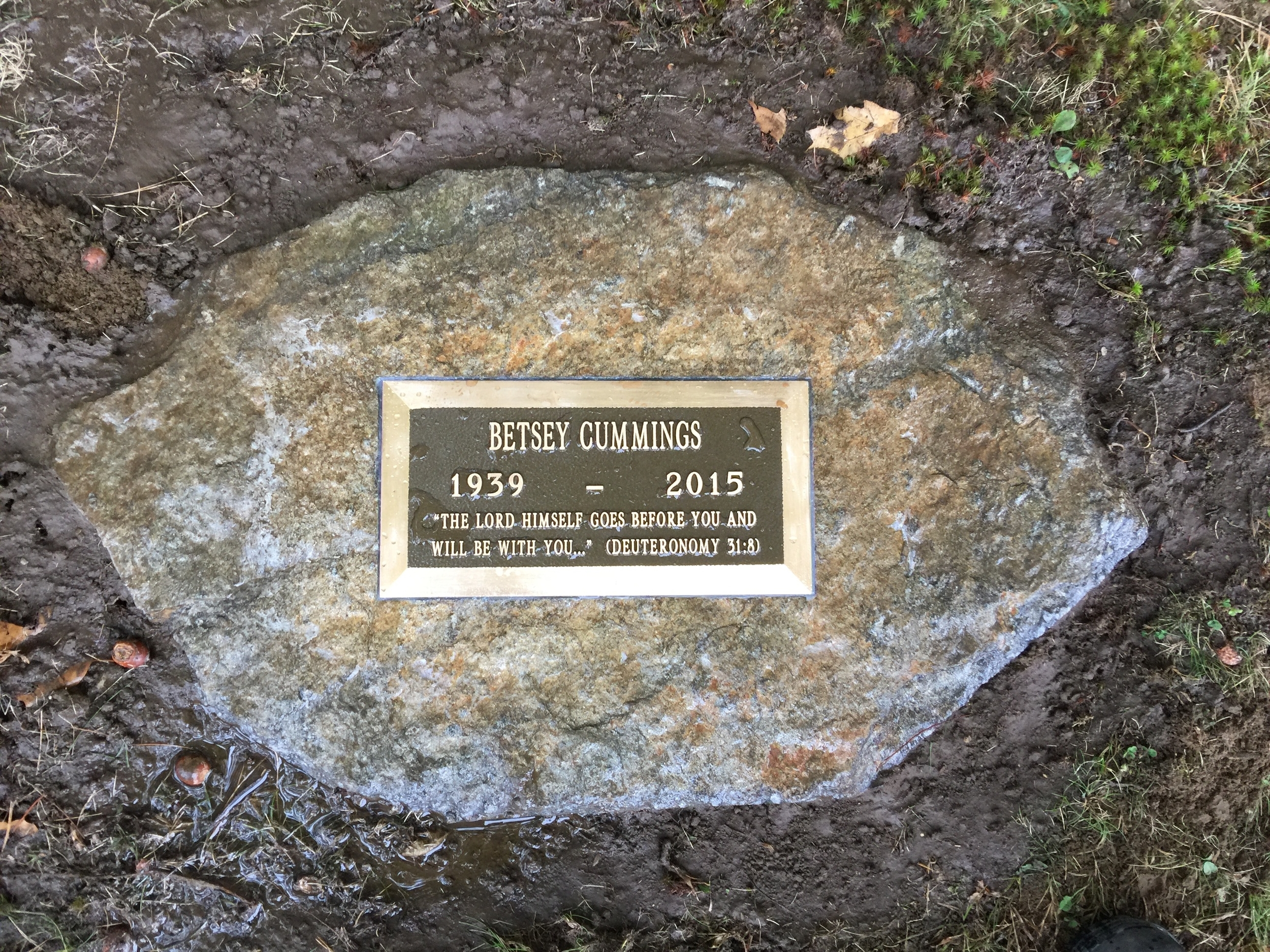 Individual Flush Graound Boulder Memorial