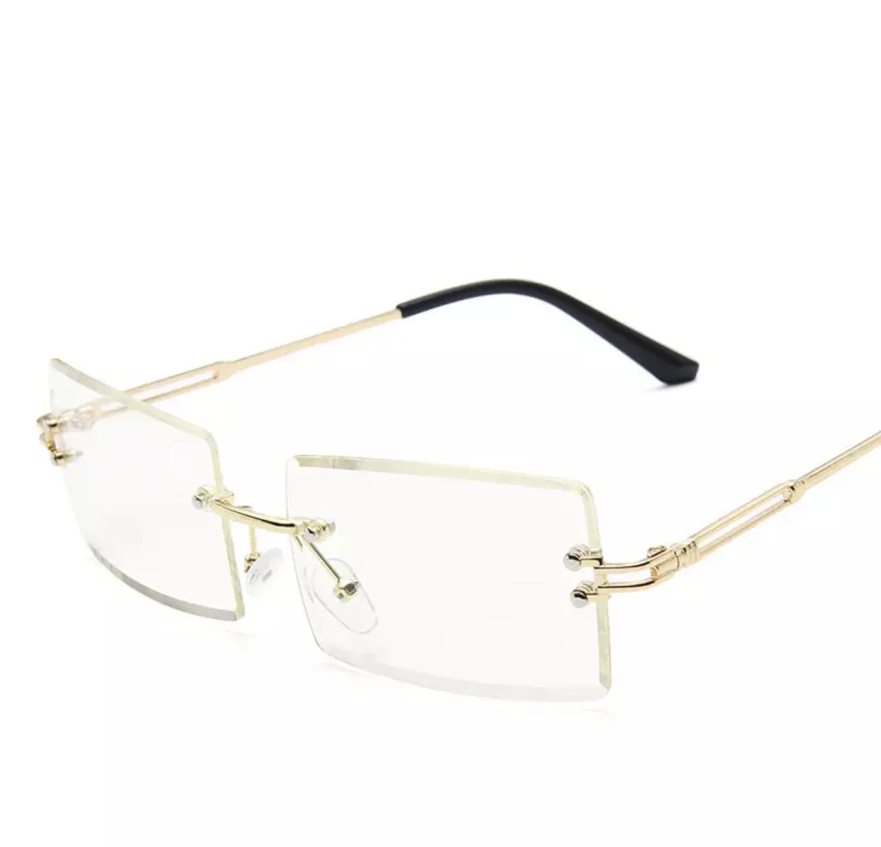 BFC3A19F-62F3-4A2D-8A9A-28814E7A7720