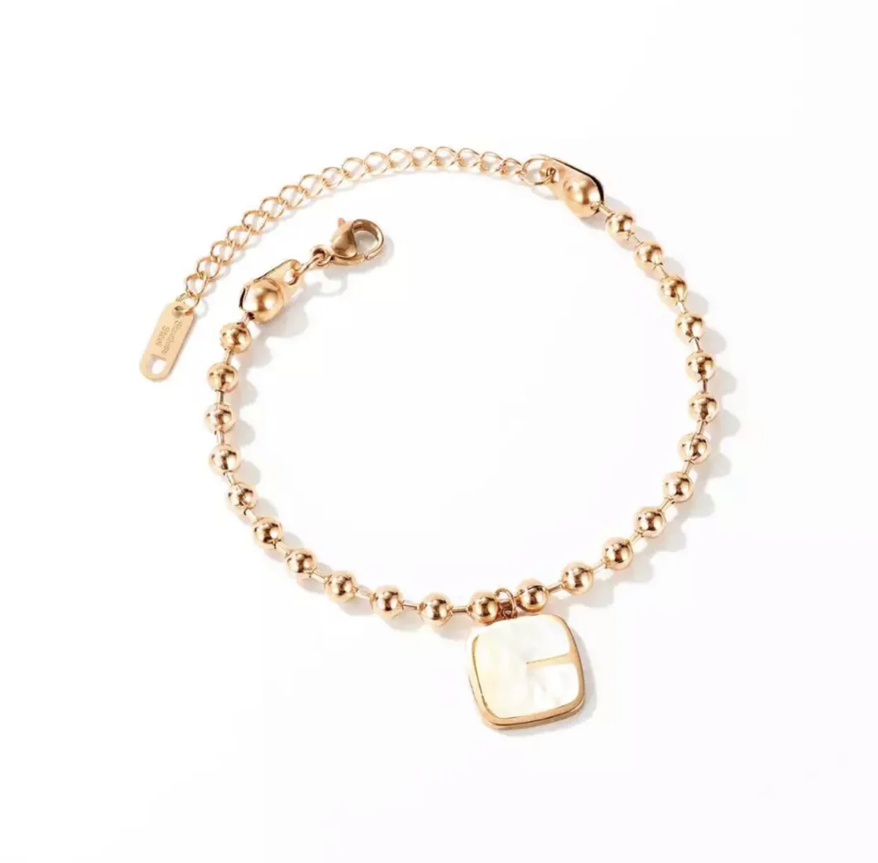 8D88C1D4-010D-49B3-8387-1E38F8859000