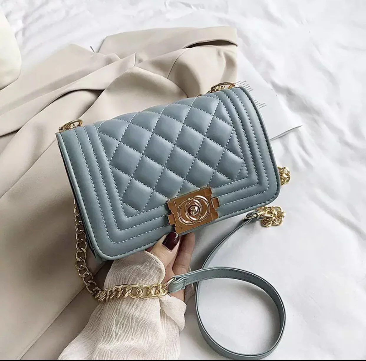 7D00E6DF-630C-4F28-87FD-DD7C8E9FD417