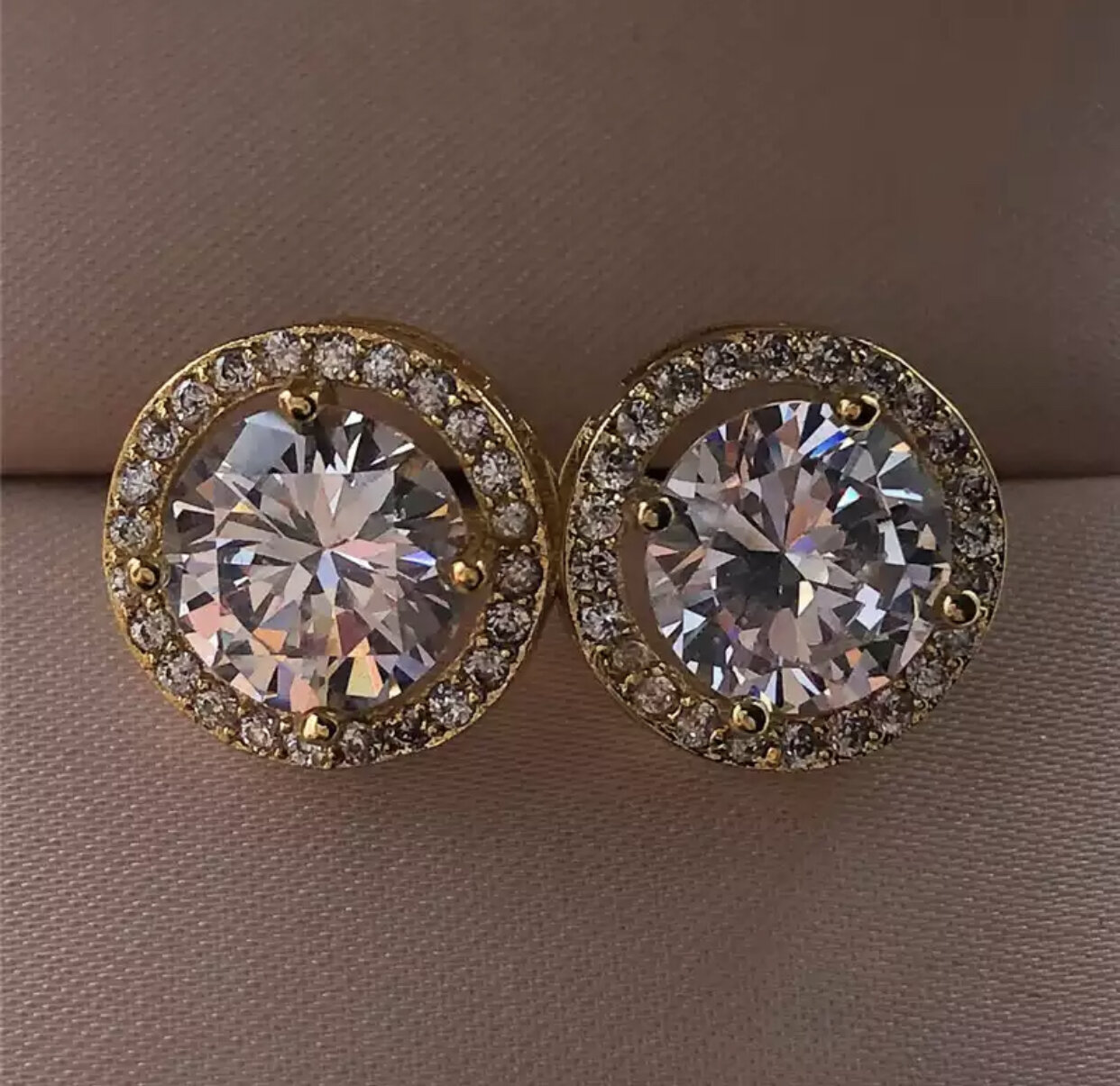 B735AB28-7243-48EA-8721-8370ADF3CC19