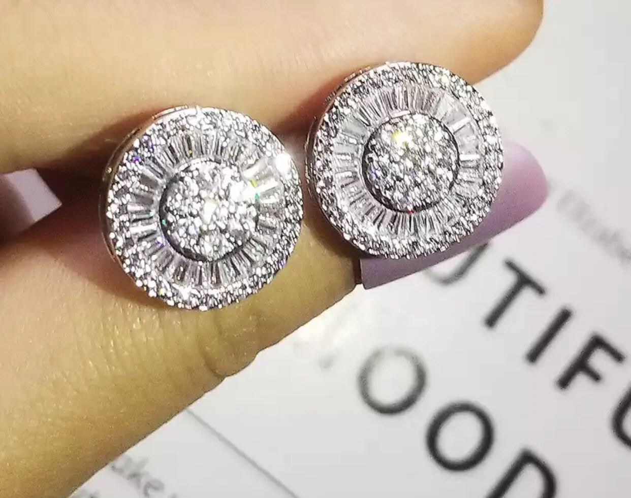 A8749839-AEF9-4045-B3BF-655604B2E6C8