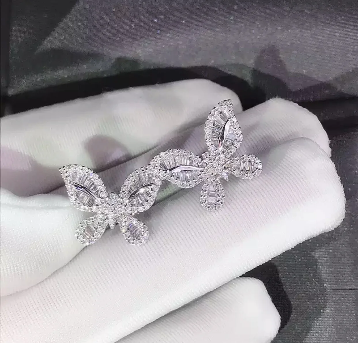 8AA620CB-2528-481E-A378-FE4603F74AEA