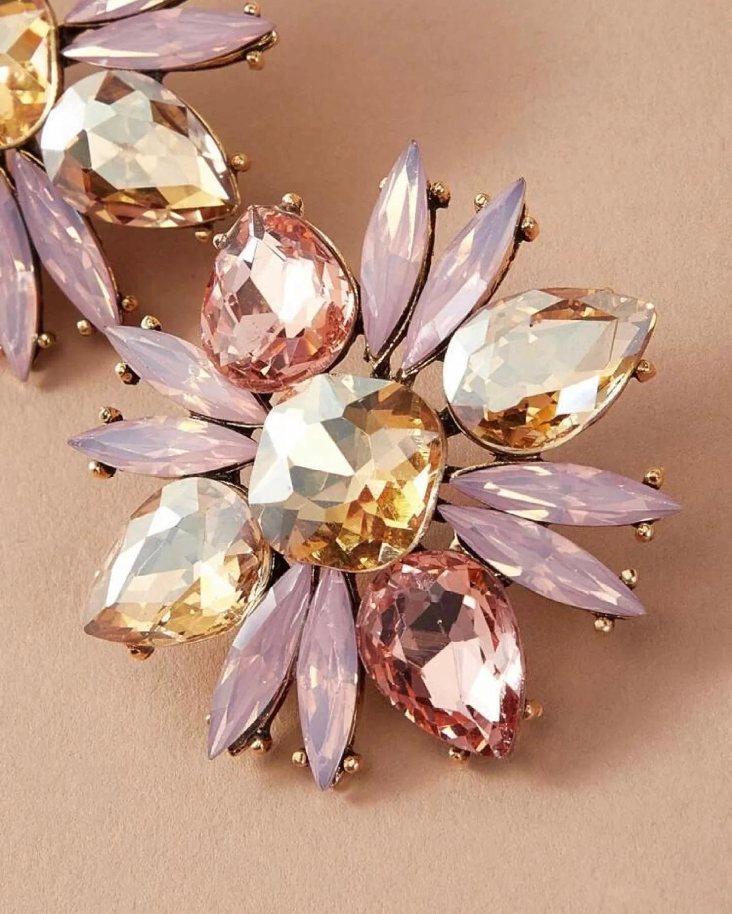 B817ACFA-8030-4E55-BC4A-3AE9AA45501E