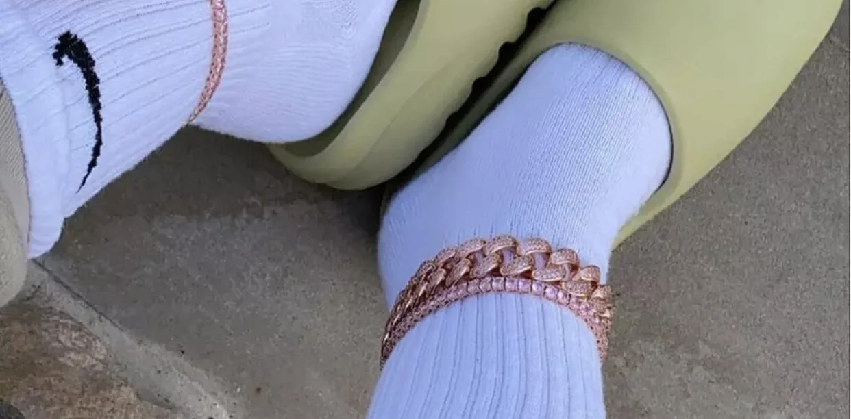 875C6379-5A71-41D4-9A60-8010CCA39B80