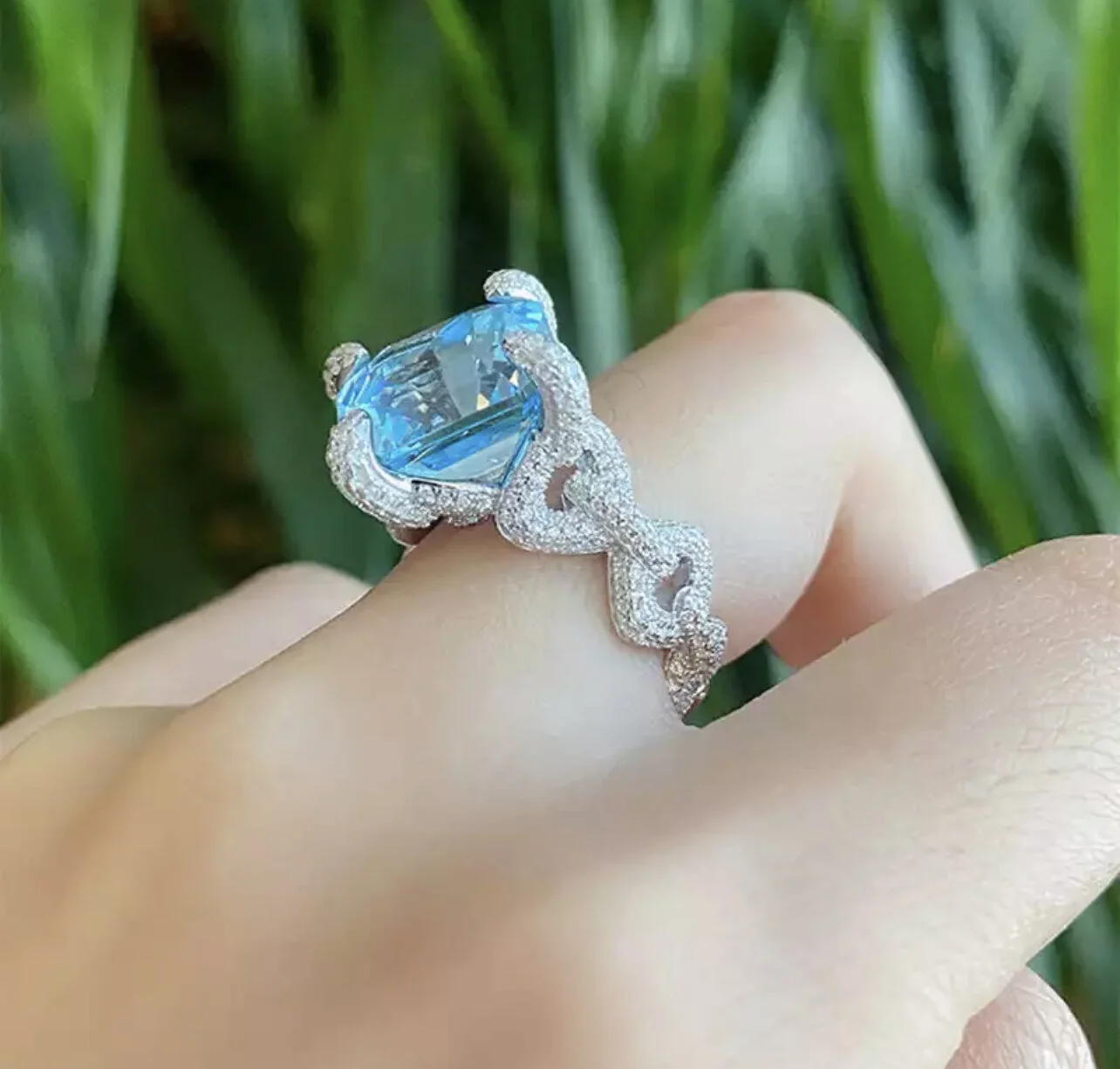 03BAA79D-34F9-47BA-A5D2-7C2011E6EC00