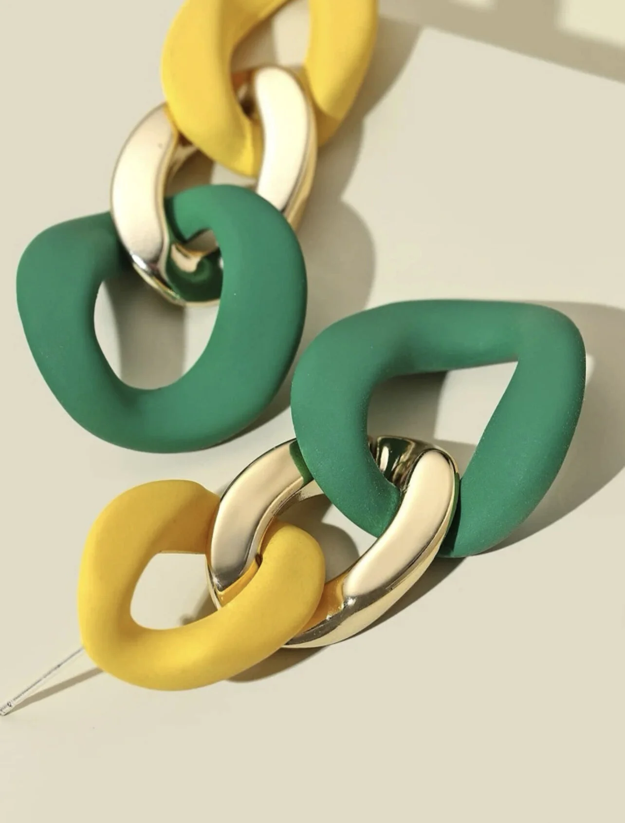 EA30F4B1-432C-4707-A52C-27DCF1B642AF