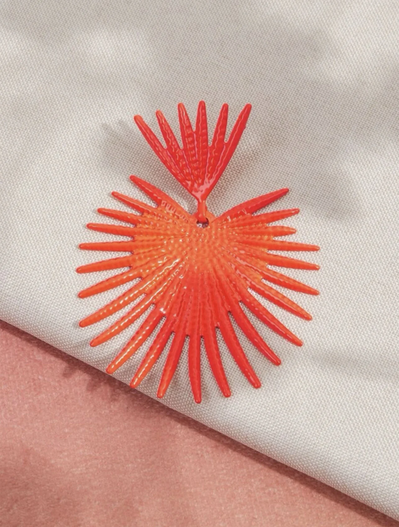 E36F18D9-0DED-468E-B0A6-C73A3B7A8522