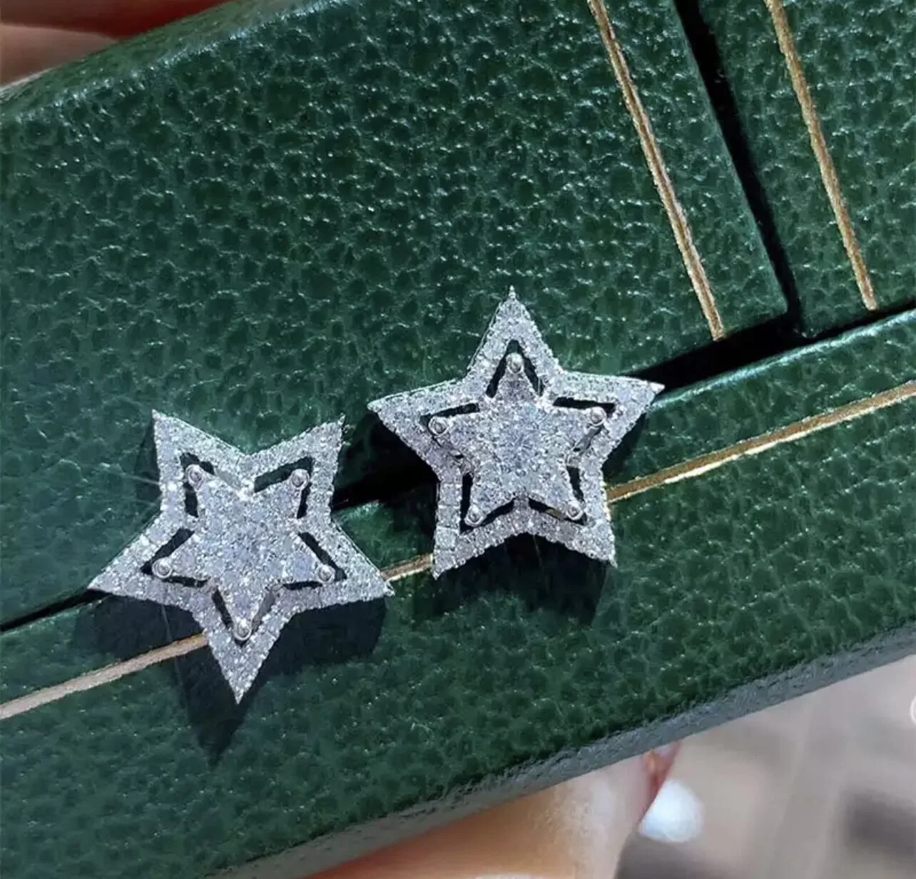 3CB0285B-6C5E-426A-ABBE-65FB120A578E