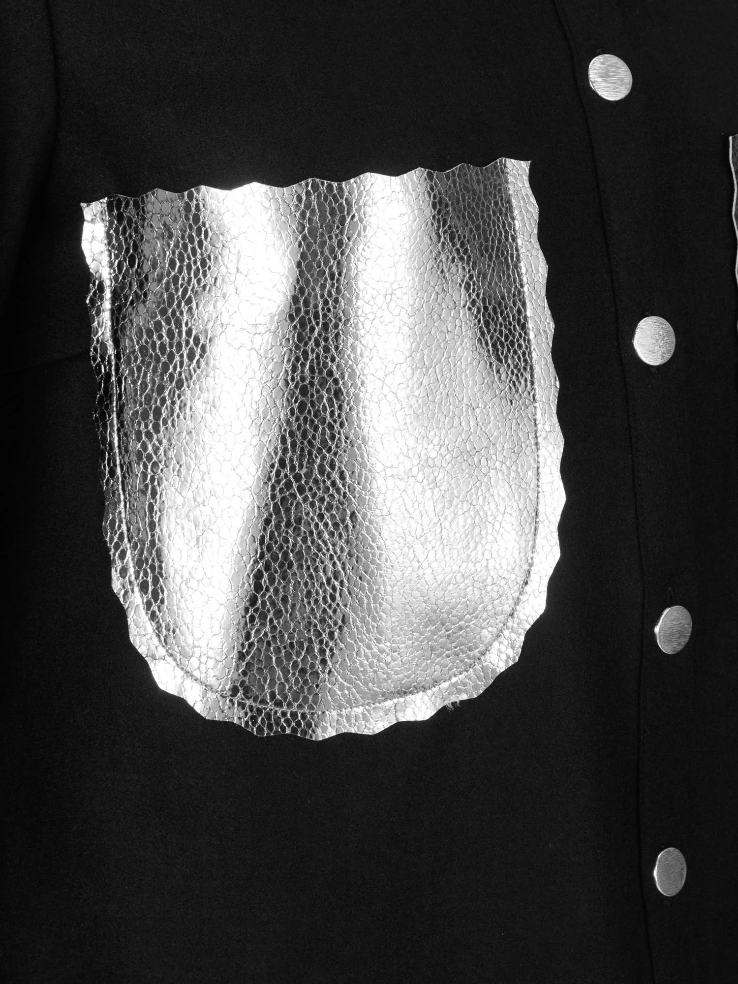 Tabby shirt - Black and silver - pocket.jpg