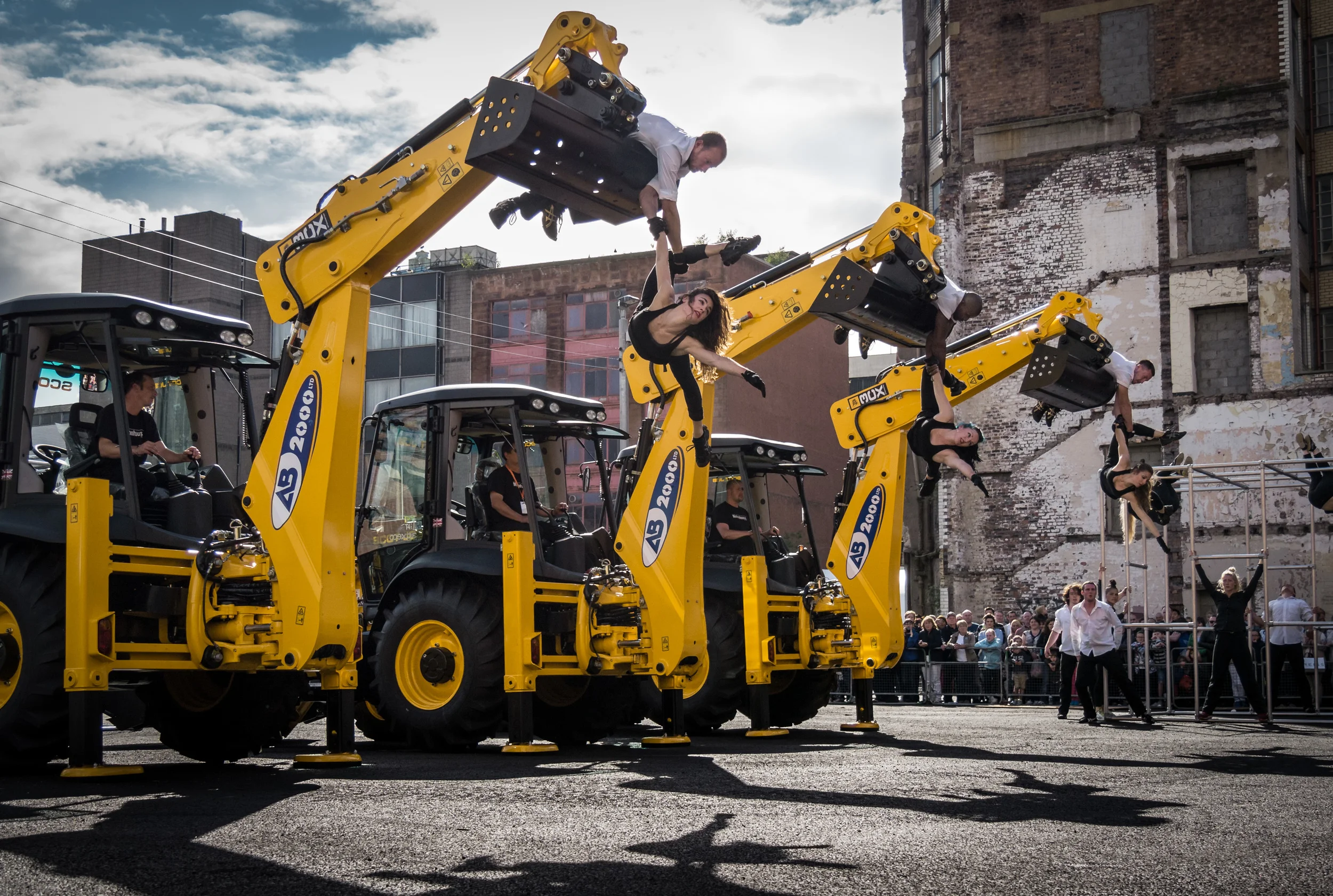 Motionhouse 'Fragile' Glasgow - photo by Dan Tucker