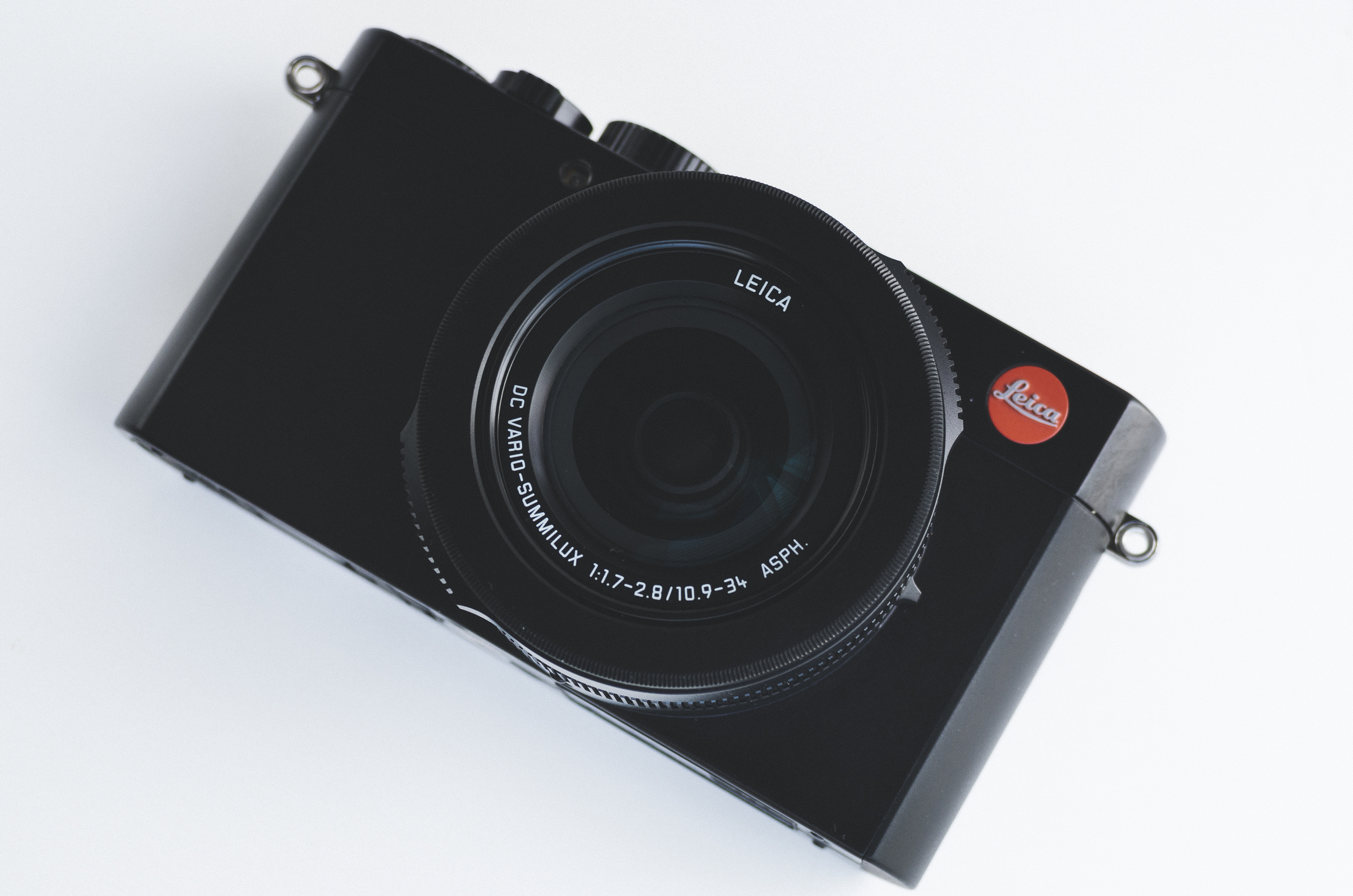 New Leica D-LUX: Compact Camera Features a Fast Leica DC Vario