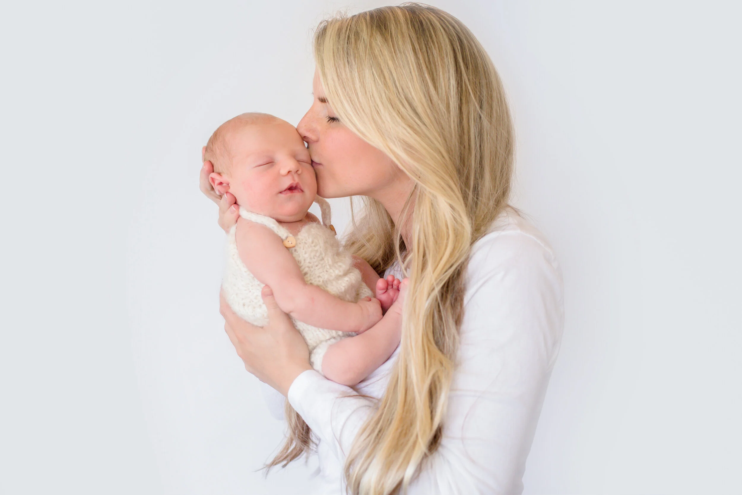 Jackson-Newborn-Photoshoot-Nashville-Family-Photographer-Chelsea-Meadows-Photography-(4).jpg