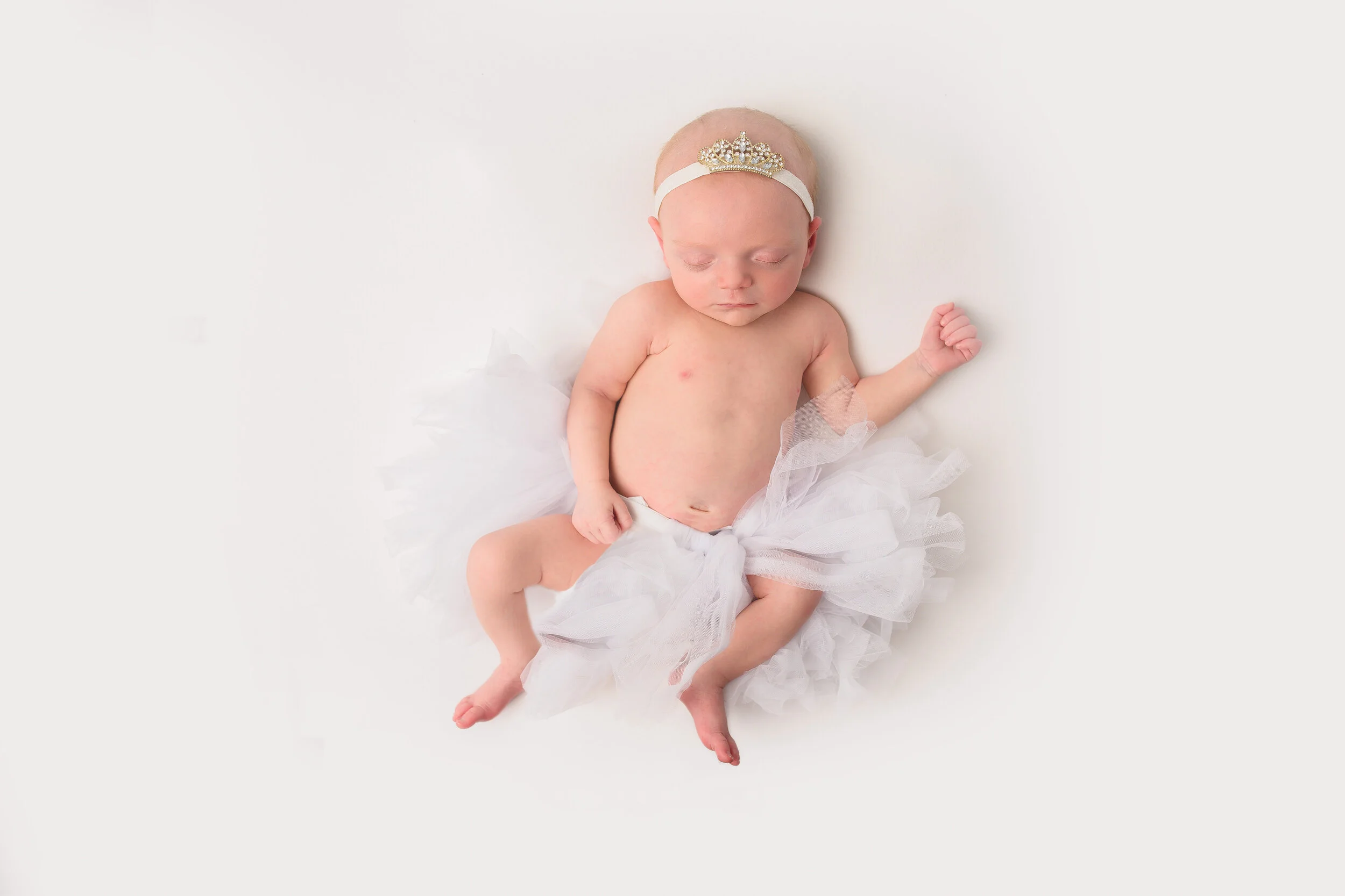 Londyn-Newborn-Photoshoot-Nashville-Family-Photographer-Chelsea-Meadows-Photography-(25).jpg