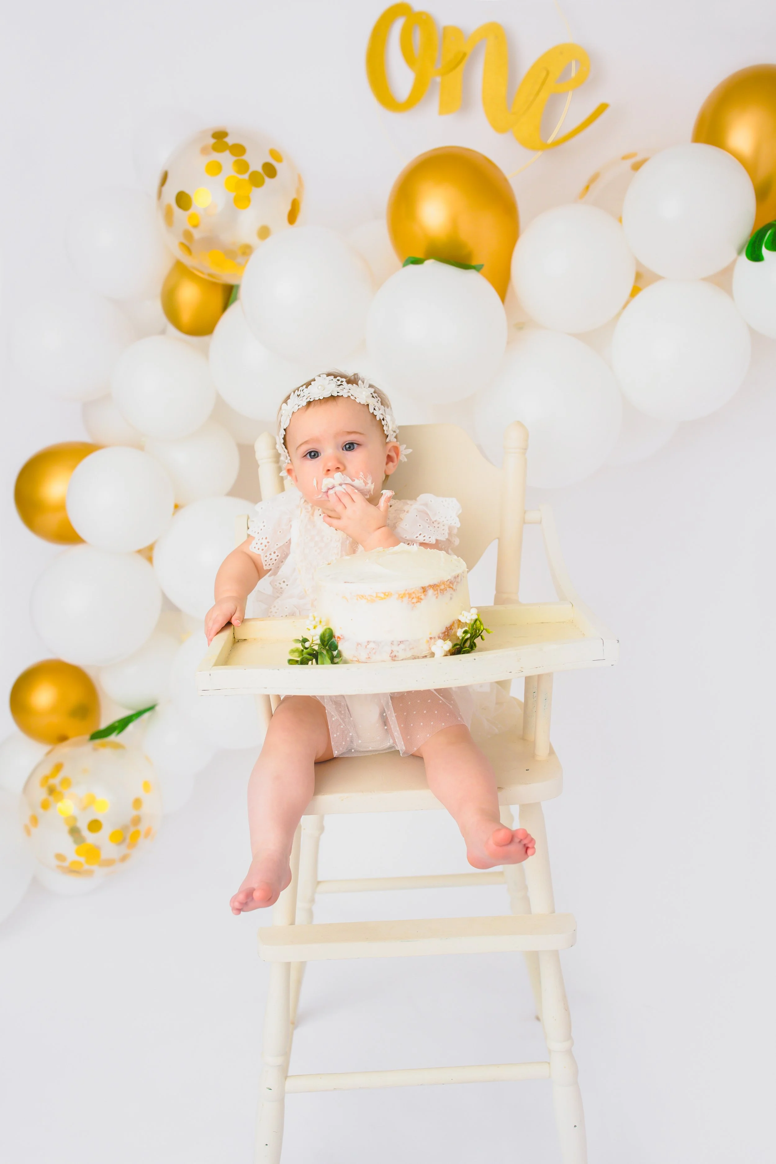 Charlie-First-Birthday-Cake-Smash-Nashville-Baby-Photographer-Chelsea-Meadows-Photography-(6).jpg