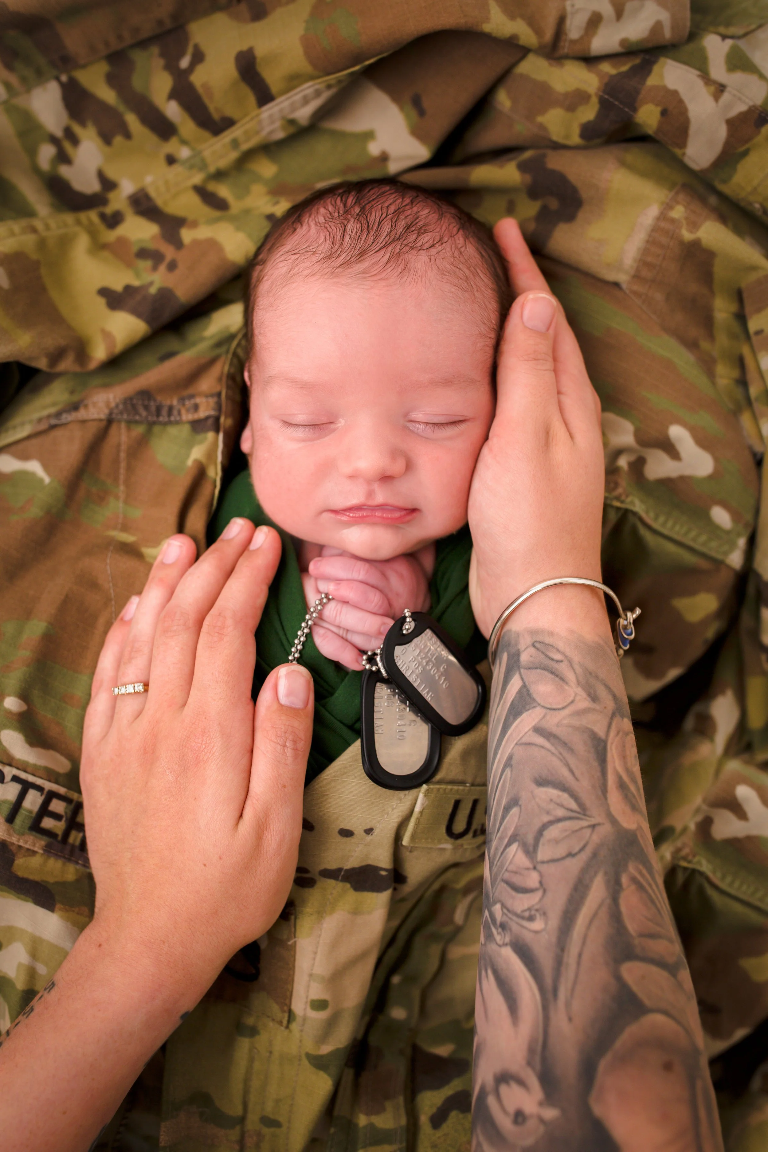 Knox-Newborn-Photoshoot-Nashville-Family-Photographer-Chelsea-Meadows-Photography-(1)-2.jpg