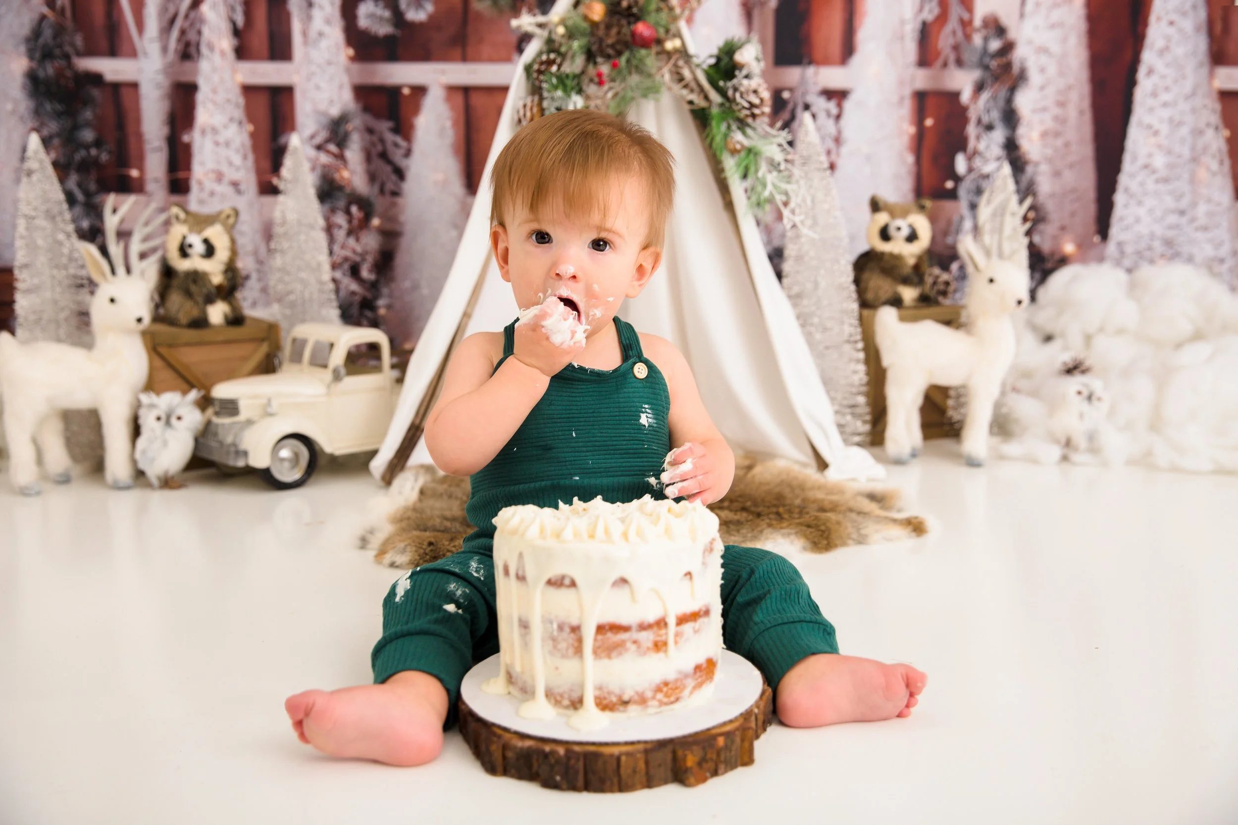 Nolan-First-Birthday-Cake-Smash-Nashville-Cakesmash-Photographer-Chelsea-Meadows-Photography-(15).jpg