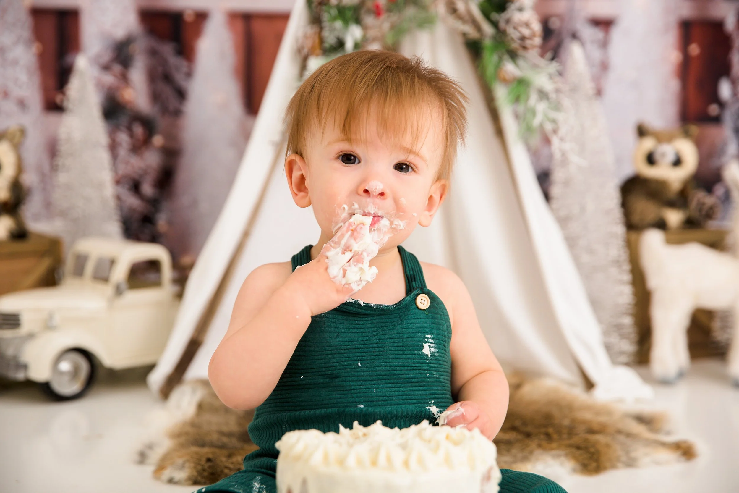 Nolan-First-Birthday-Cake-Smash-Nashville-Cakesmash-Photographer-Chelsea-Meadows-Photography-(17).jpg