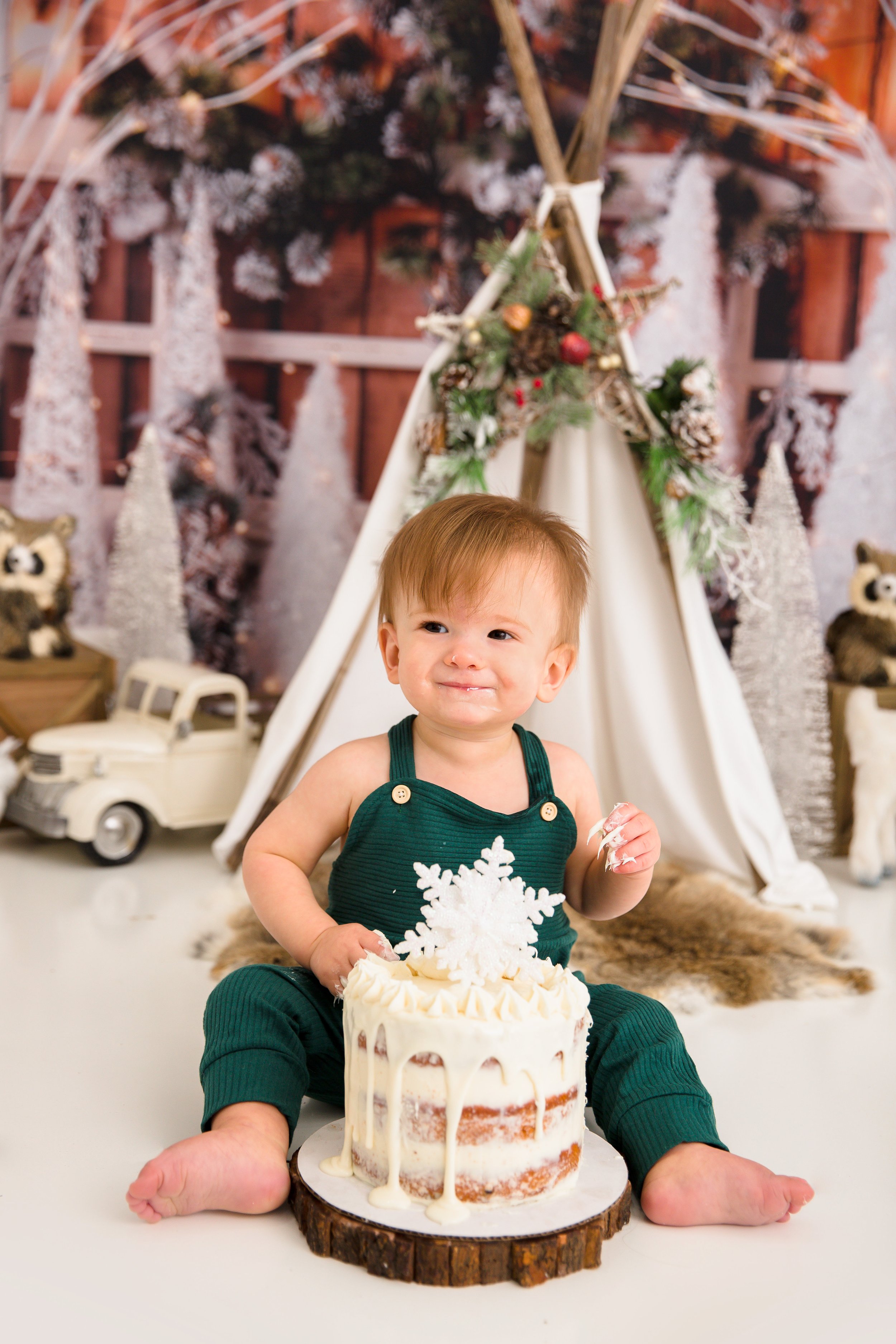 Nolan-First-Birthday-Cake-Smash-Nashville-Cakesmash-Photographer-Chelsea-Meadows-Photography-(27).jpg