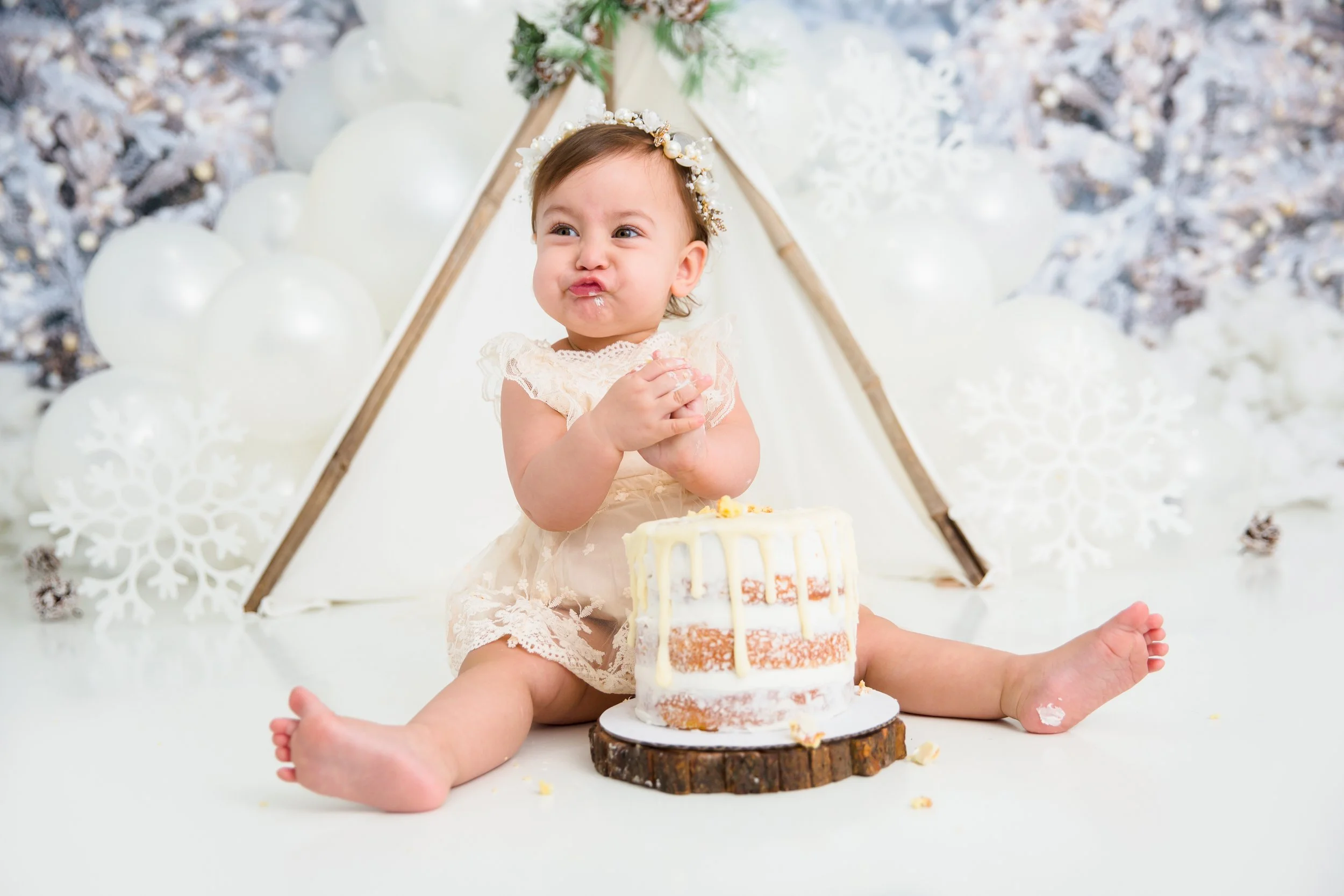 Mollie-Winter-Wonderland-Cake-Smash-Nashville-Cake-Smash-Photographer-Chelsea-Meadows-Photography-(37).jpg