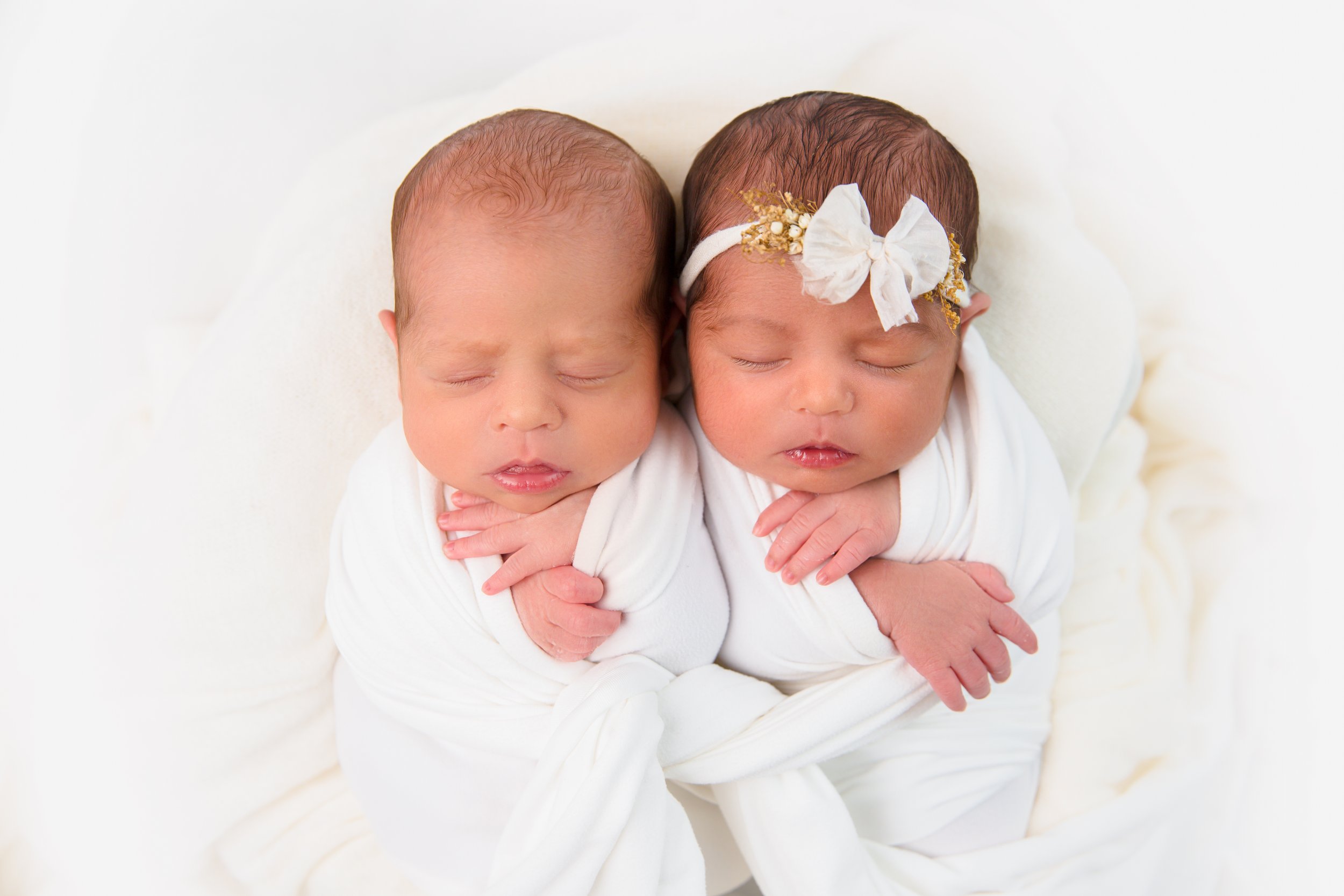 TWIN-Newborn-photoshoot-Raleigh-Fort-Bragg-Newborn-photographer-Chelsea-meadows-photography-(1).jpg