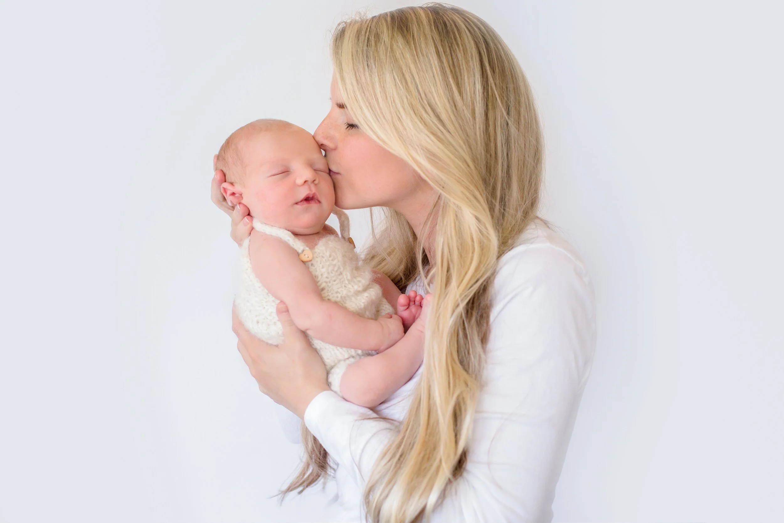 Jackson-Newborn-Photoshoot-Nashville-Family-Photographer-Chelsea-Meadows-Photography-(4).jpg