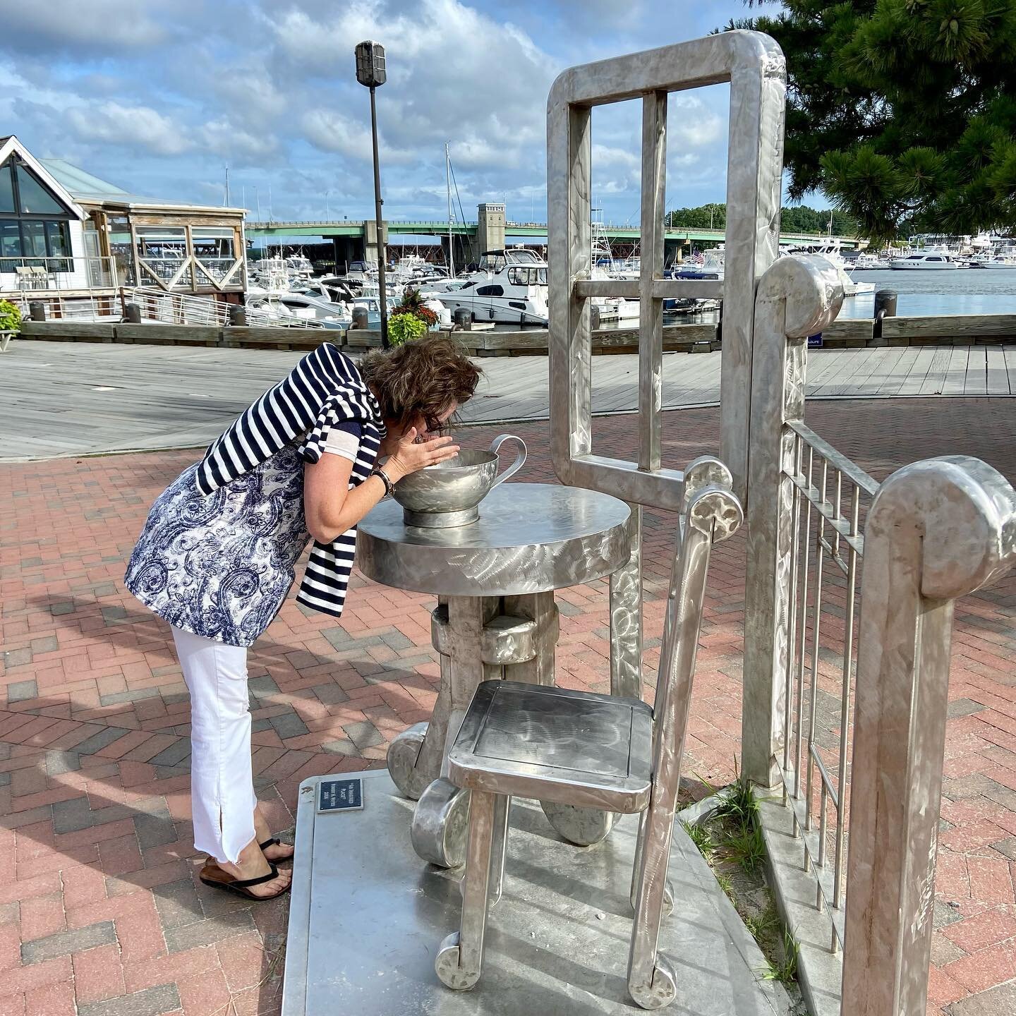 A window to look thru, a chair to rest, a place to freshen up. 
Ready for our next adventure 🌟💫.
.
.
.
#researchanddevelopment #newburyport #retreatplanning #adventuretravel #wellnesstravel #conscioustraveler #lifelivenow #beinspired #travel #eyesw