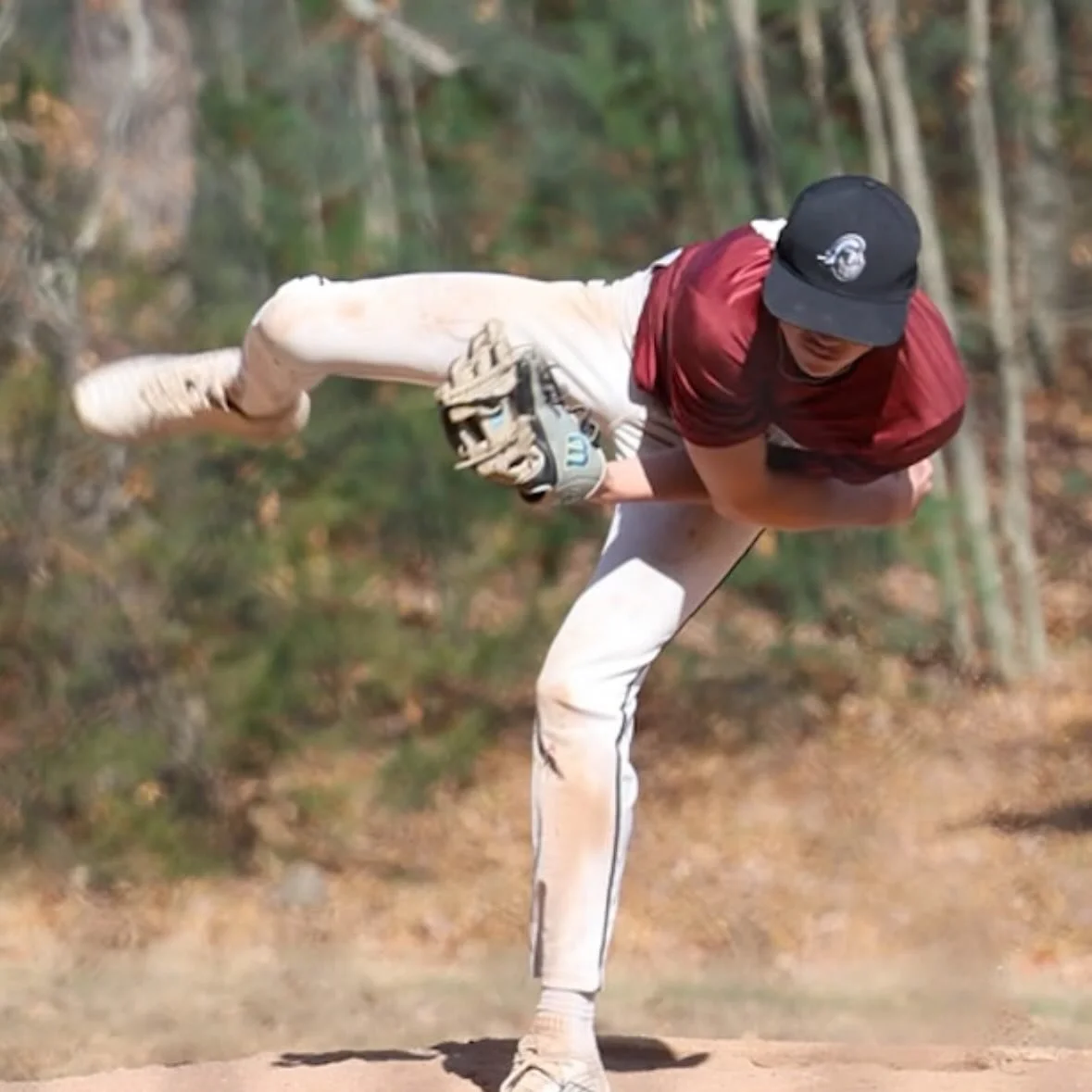 🌀 The beauty of Apana, Samana, Prana, Udana and Vyana Vayu all in conversation! 

🙏 I absolutely love watching athletes and those who embody movement and stillness with their whole being. The first photo to me radiates such dynamic interplay of all