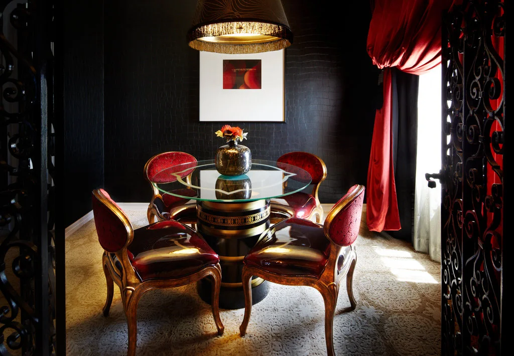 12._Passion_Suite_Dining_Room_R.jpg
