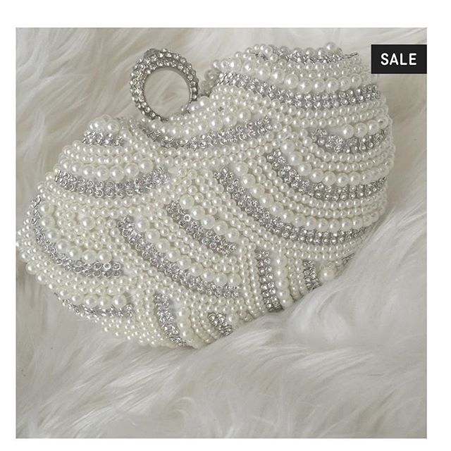 Small business saturday!! Head on over to beautyqueensandco.com and shop at the beauty bar. Our fab clutches have gone on sale!! #womeneur #womenempowerment #womeninbusiness #womenentrepreneurs #careerwomen #professionalwomen #atlantaevents #branding
#ladyboss #girlboss #atlantanetworking #womensupportwomen #ceolife #queenlife #networking #atlantanetworking
#femalebusinessowner #womensupportingwomen #buckhead #publicrelations #pr #marketing