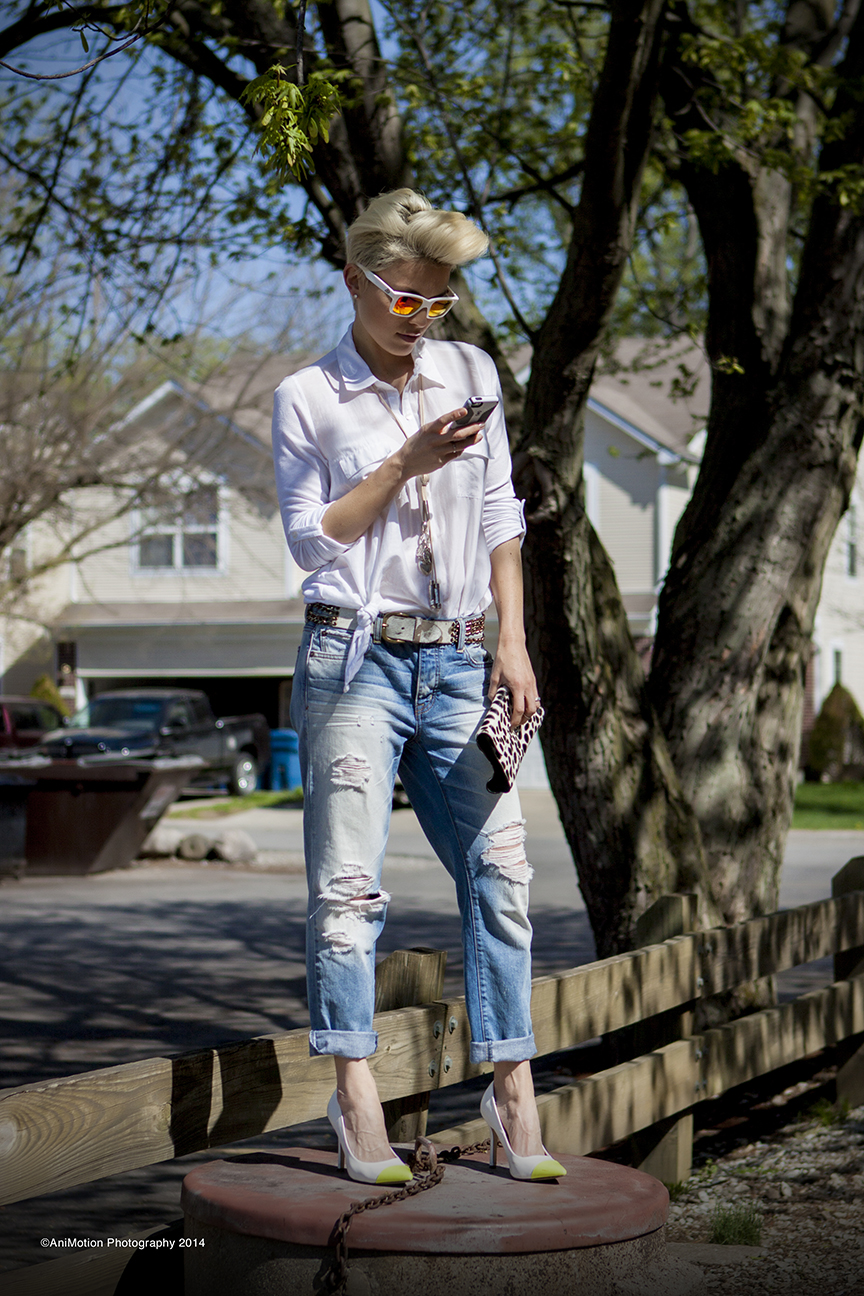 Photos by @AniMotionPhoto Shirt from William Rast/ Bag from Carolee / Shades from Gatorz Vizion/ Jeans from AE/ shoes from Mix No6/ belt from Streets Ahead/ 