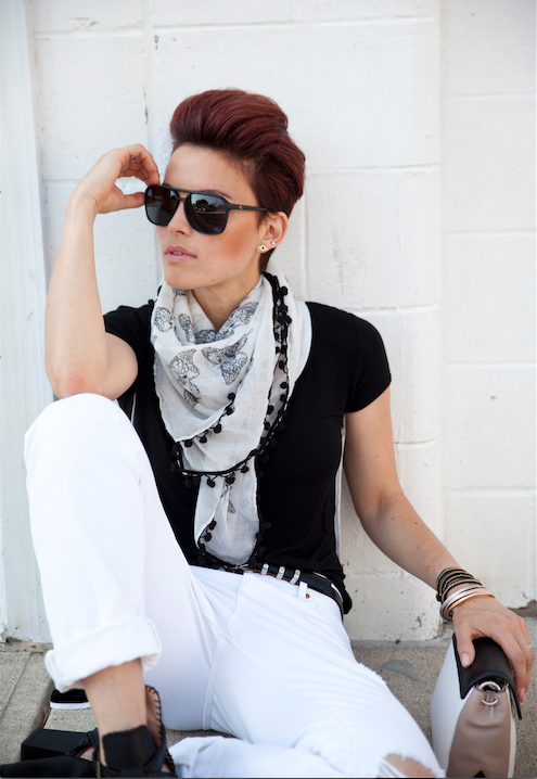 Images by Bello' Romance Photography Jeans from GAP / Boots from House of Harlow / T shirt from H by Bordeaux / Skull skarf from Nordstrom / Belt by W. Kleinberg and Marc Jacobs purse from Saks 5th Avenue / Bracelets and ring from Suetables / Sunglasses from Gatorz