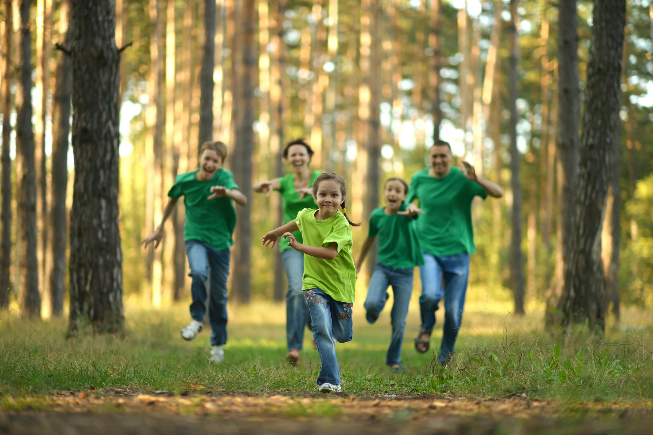 Family Running dreamstime_m_62934706.jpg